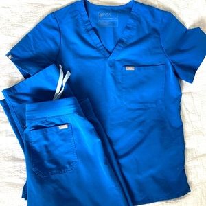 Figs, size M, Petite